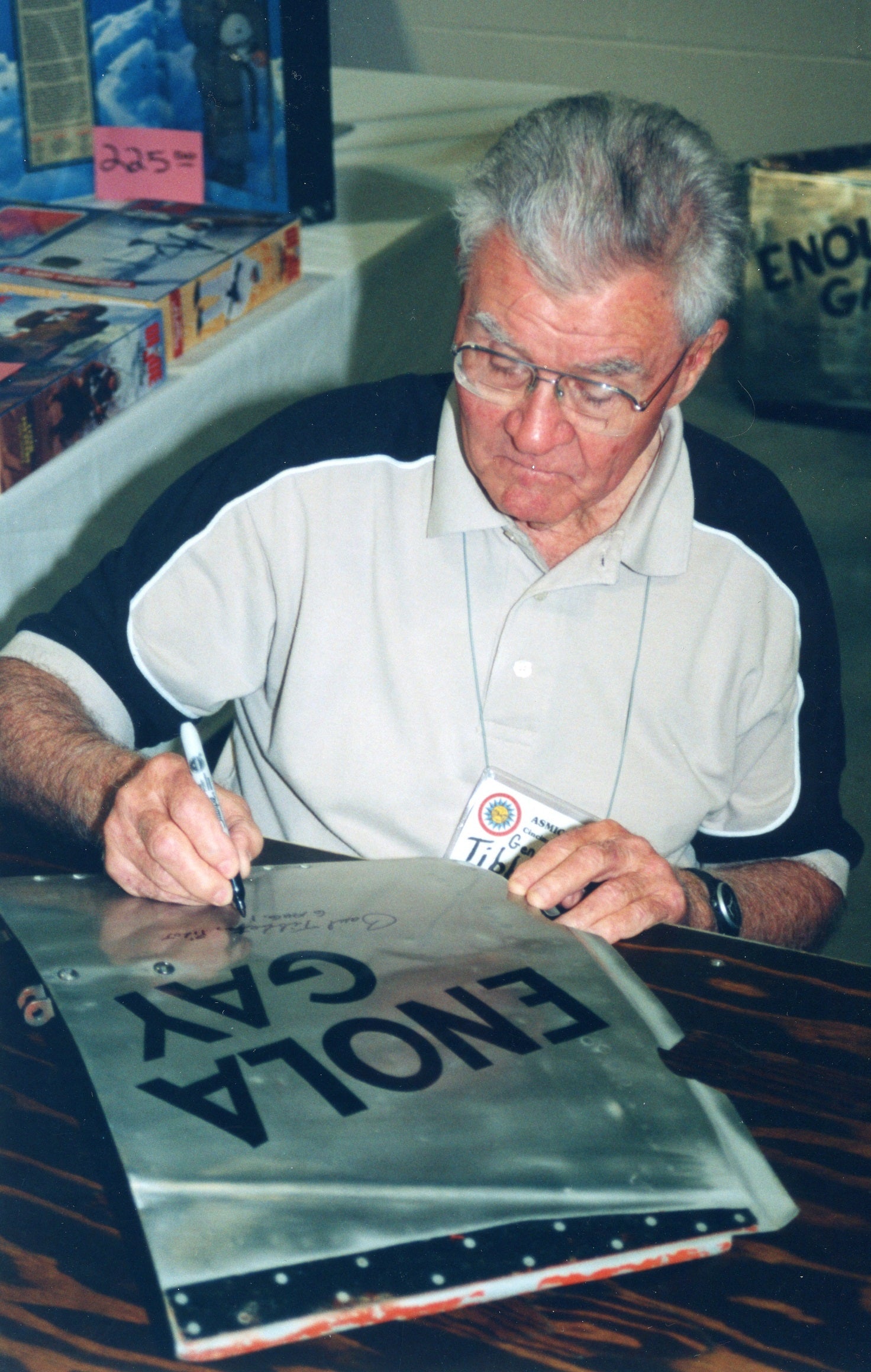 Paul Tibbets / ENOLA GAY